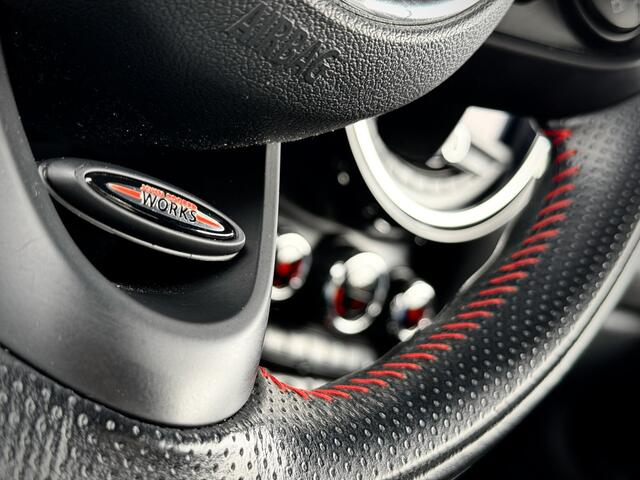 Mini COOPER S Mini Cabrio 2.0 192 pk John Cooper Works YOURS Lederen Sportstoelen | Achteruitrijcamera | Apple Carplay | Keyless Entry | 18 inch JCW L.M. Velgen | Origin. NL 2e Eign. Dealer O.H.