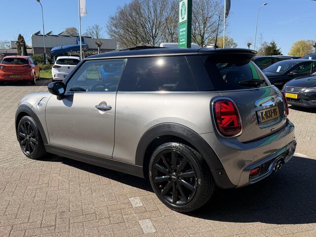Mini COOPER S Mini 2.0 60 Years Edition AUTOMAAT| PANORAMADAK| NAVIGATIE| AIRCO/ECC| SPORT INTERIEUR| XENON| PARKEERSENSOREN