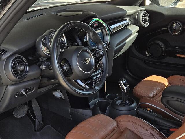 Mini COOPER S Mini Cabrio 2.0 Chili | SPORTSTOELEN | LEDER | STOELVERWARMING | KEYLESS ENTRY | CAMERA | VOORRUIT VERWARMING |