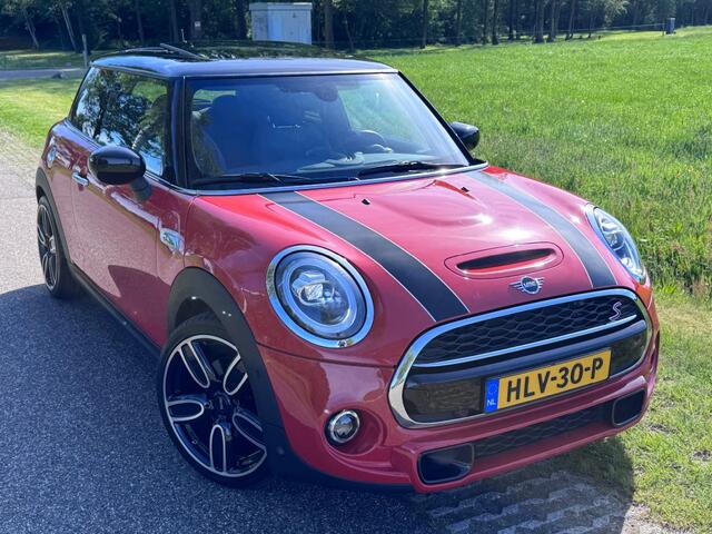 Mini COOPER S 192PK / JCW STUURWIEL / PANORAMADAK / 18 INCH / UNIEK!