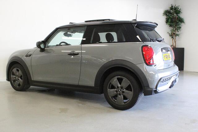 Mini COOPER S Mini 2.0 Essential | PANO-DAK! | NAVIGATIE | 16'LMV | AIRCO | 180PK | LED | CARPLAY | PDC-A |