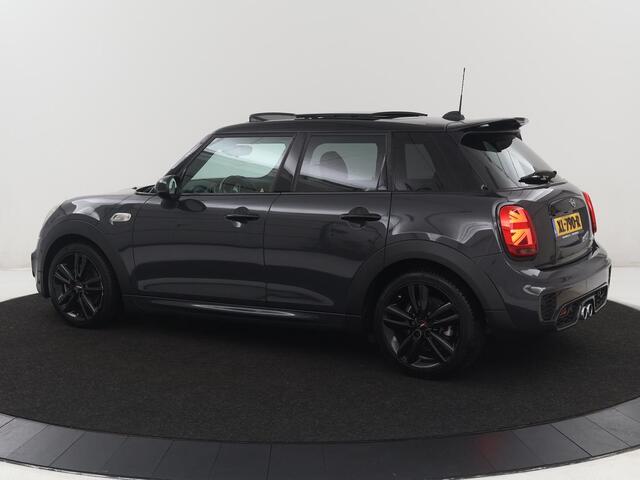 Mini COOPER S 5-Deurs 2.0 | Panoramadak | Adaptive cruise | Harman / Kardon | Leder | Carplay | Camera | Full LED | Sfeerverlichting | Climate control |