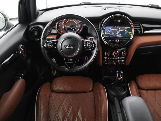 Mini COOPER S 5-Deurs 2.0 | Panoramadak | Adaptive cruise | Harman / Kardon | Leder | Carplay | Camera | Full LED | Sfeerverlichting | Climate control |