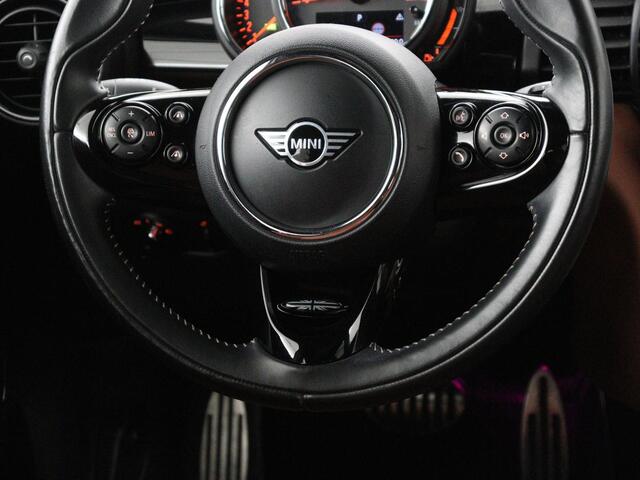 Mini COOPER S 5-Deurs 2.0 | Panoramadak | Adaptive cruise | Harman / Kardon | Leder | Carplay | Camera | Full LED | Sfeerverlichting | Climate control |