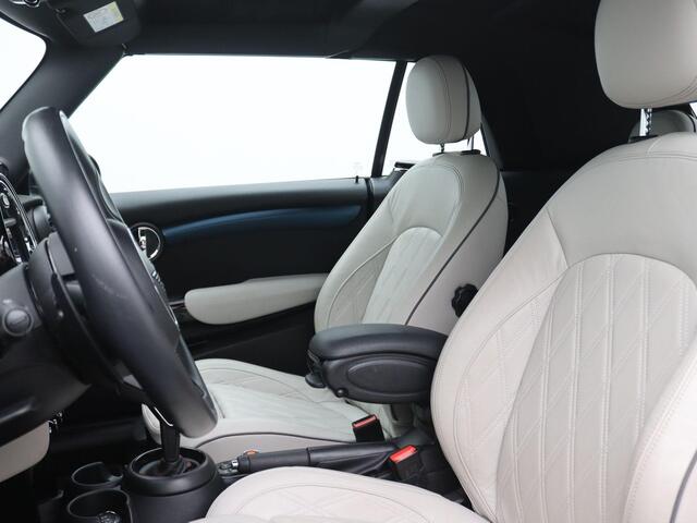 Mini COOPER S Cabrio 2.0 Sidewalk Edition 192 PK Head-up display, Navigatie, PDC v+a, Stoelverwarming, Leder, Camera