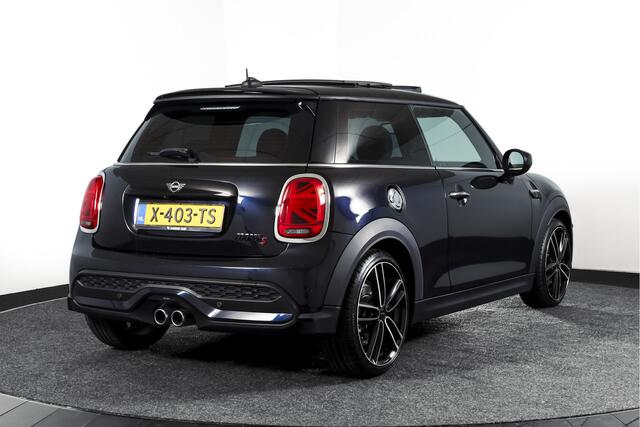 Mini COOPER S 3-Deurs 2.0 | S/K-Panodak | Dig. Cockpit | Stoelverw. | PDC | Camera | NAV + App. Connect | ECC | Harman Kardon | LM 18" |