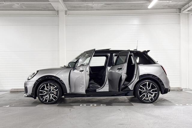 Mini COOPER S 5-Deurs John Cooper Works pakket | Pakket XL | Panoramadak | Stuurwielverwarming | Harman/Kardon