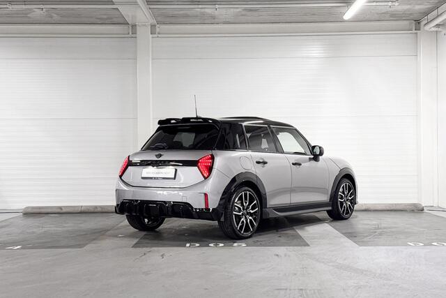 Mini COOPER S 5-Deurs John Cooper Works pakket | Pakket XL | Panoramadak | Stuurwielverwarming | Harman/Kardon