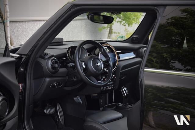 Mini COOPER S 3-Deurs 2.0 John Cooper Works | Panoramadak | Harman-Kardon | HUD | Camera | Adaptive Cruise | 1e Eig. Dealer O.H.