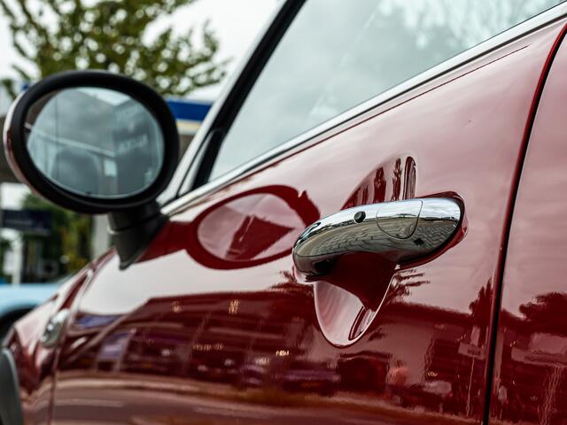 Mini COOPER S Cabrio 2.0 Chili Serious Business ORG NL HARMAN KARDON CAMERA LEDER STOELVERW HUD BOMVOL!
