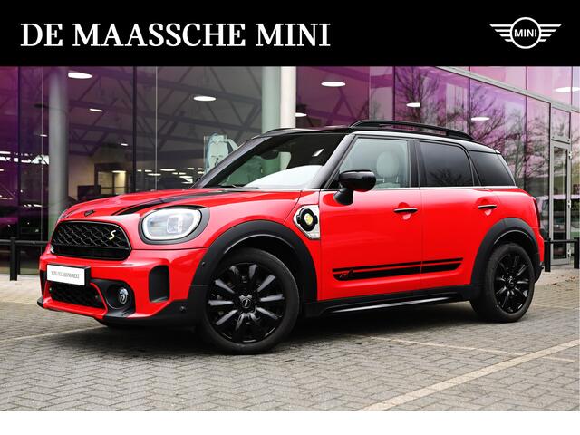 Mini COUNTRYMAN Cooper S E ALL4 Classic Automaat / Panoramadak / Achteruitrijcamera / Stoelverwarming / LED / Harman Kardon / Active Cruise Control / Comfort Access