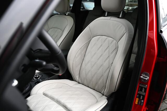 Mini COUNTRYMAN Cooper S E ALL4 Classic Automaat / Panoramadak / Achteruitrijcamera / Stoelverwarming / LED / Harman Kardon / Active Cruise Control / Comfort Access
