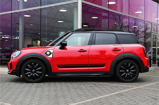Mini COUNTRYMAN Cooper S E ALL4 Classic Automaat / Panoramadak / Achteruitrijcamera / Stoelverwarming / LED / Harman Kardon / Active Cruise Control / Comfort Access
