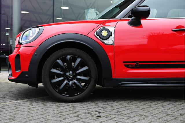 Mini COUNTRYMAN Cooper S E ALL4 Classic Automaat / Panoramadak / Achteruitrijcamera / Stoelverwarming / LED / Harman Kardon / Active Cruise Control / Comfort Access