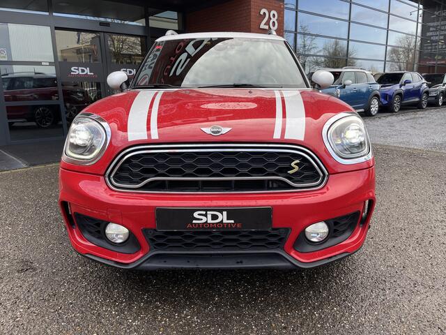 Mini COUNTRYMAN Mini 2.0 Cooper S E ALL4 John Cooper Works // HUD DISPLAY // ELEK. KLEP // SCHUIF-KANTELDAK // CAMERA+SENSOREN // NAVI // ADAP. CRUISE //