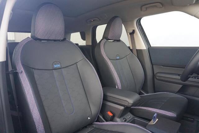 Mini COUNTRYMAN C Classic / Pakket M / Stoel- en Stuurverwarming/ Comfort Acces / Panorama Dak / Trekhaak / Head-Up