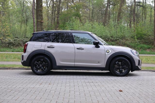 Mini COUNTRYMAN Mini 2.0 Cooper S E ALL4 Classic Pano, Navi, Apple CarPlay, Achteruitrijcamera, Keyless, sportstoelen, LED, Parkeerassistent, PDC, etc.