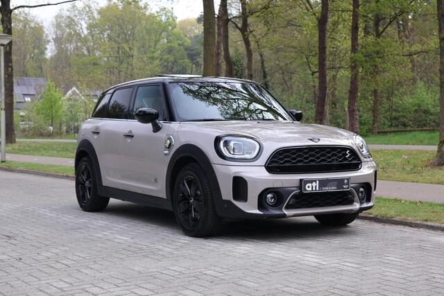 Mini COUNTRYMAN Mini 2.0 Cooper S E ALL4 Classic Pano, Navi, Apple CarPlay, Achteruitrijcamera, Keyless, sportstoelen, LED, Parkeerassistent, PDC, etc.