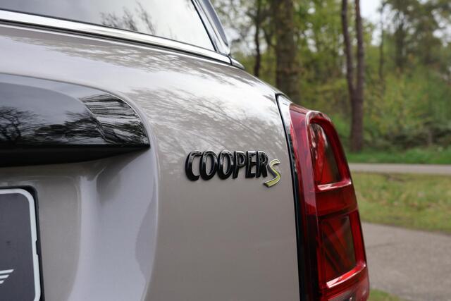 Mini COUNTRYMAN Mini 2.0 Cooper S E ALL4 Classic Pano, Navi, Apple CarPlay, Achteruitrijcamera, Keyless, sportstoelen, LED, Parkeerassistent, PDC, etc.