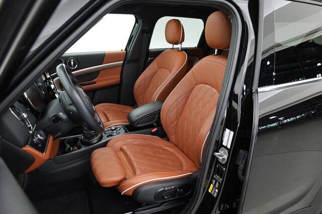Mini COUNTRYMAN Mini 2.0 Cooper S E ALL4 JCW | Pano | HUD | Harman Kardon | Elek. Stoelen | Adapt. Cruise | Apple CarPlay