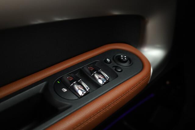 Mini COUNTRYMAN Mini 2.0 Cooper S E ALL4 JCW | Pano | HUD | Harman Kardon | Elek. Stoelen | Adapt. Cruise | Apple CarPlay