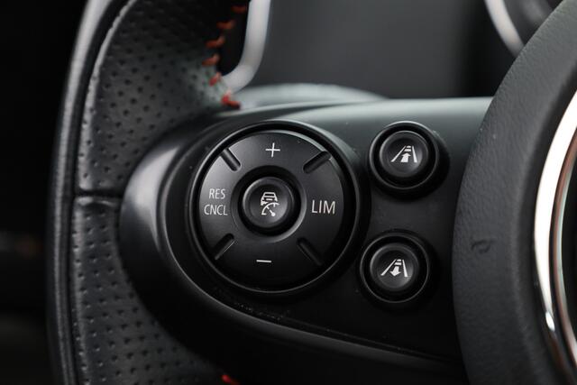 Mini COUNTRYMAN Mini 2.0 Cooper S E ALL4 JCW | Pano | HUD | Harman Kardon | Elek. Stoelen | Adapt. Cruise | Apple CarPlay