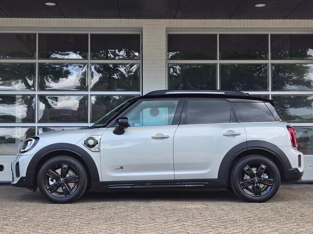 Mini COUNTRYMAN 2.0 CO.S E ALL4 I SPORTSTOELEN I LEDER I NAVIGATIE I CLIMATE CONTROL I HEAD UP I