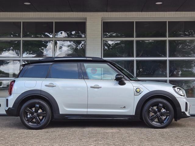 Mini COUNTRYMAN 2.0 CO.S E ALL4 I SPORTSTOELEN I LEDER I NAVIGATIE I CLIMATE CONTROL I HEAD UP I