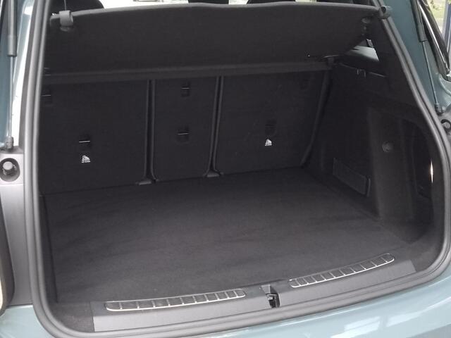 Mini COUNTRYMAN 1.5 Cooper Business Edition AUTOMAAT | Navigatie | Parkeersensoren | Cruise Control | Climate Control