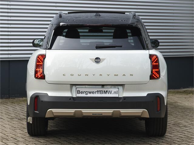 Mini COUNTRYMAN Mini 1.5 C Favoured - XL Pakket - Pano - Trekhaak - Memoryzetel