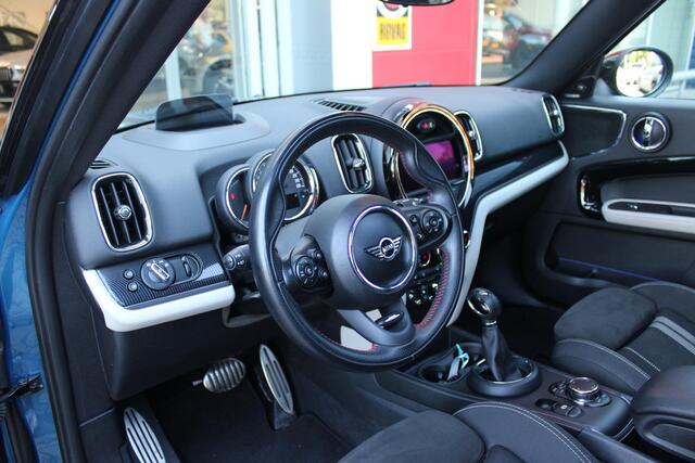 Mini COUNTRYMAN Mini 2.0 Cooper S E 220PK AUTOMAAT ALL4 JCW | JOHN COOPER WORKS INTERIEUR | COMFORT ACCESS | PANORAMISCH SCHUIF/KANTELDAK | ACHTERUITRIJ CAMERA | PARKEERSENSOREN VOOR EN ACHTER | STOEL VERWARMING | SPORTSTOELEN JOHN COOPER WORKS | ADAPTIEVE LED KOPLAMPEN 