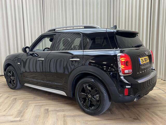 Mini COUNTRYMAN Mini 1.5 Cooper Black Edit. *Automaat* Navi, Xenon, LED, Clima, Cruise, Privacy Glass