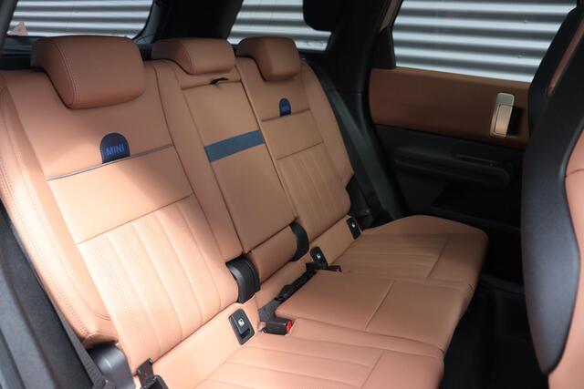 Mini COUNTRYMAN C | Favoured + Pakket L + Driving Assistant Plus + Panodak + Comfort Acces + Head-Up + Harman Kardon + Parking Assistant Plus + 19'' LMV