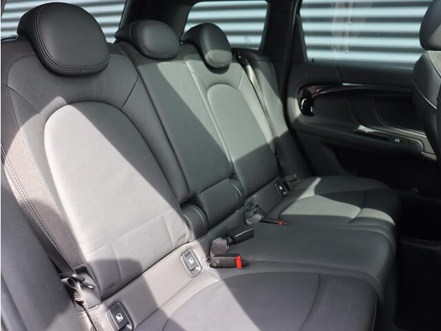 Mini COUNTRYMAN Cooper S E ALL4 | Classic + Panodak + Comfort Plus Pakket + Apple Carplay + Camera + Comfort Acces + Sportstoel + 18'' Pair Spoke Black