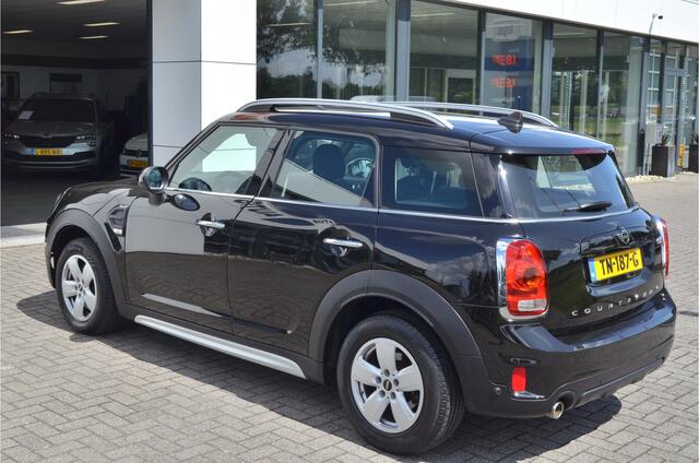 Mini COUNTRYMAN Mini 1.5 Cooper Business Edition Navi | Airco | Dakrails | Bluetooth | PDC | Metallic zwart
