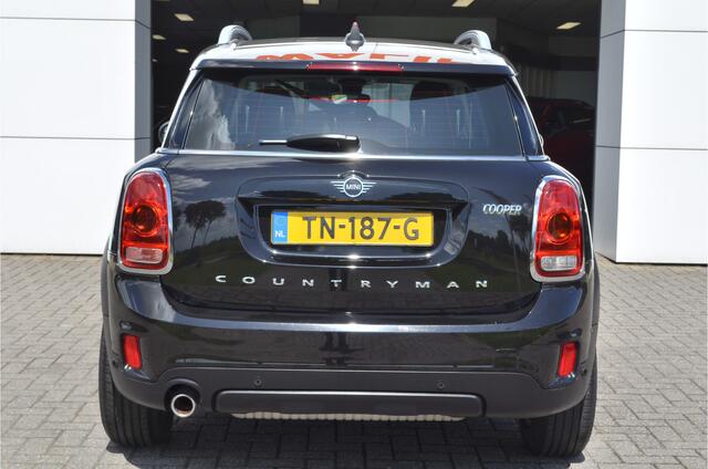 Mini COUNTRYMAN Mini 1.5 Cooper Business Edition Navi | Airco | Dakrails | Bluetooth | PDC | Metallic zwart