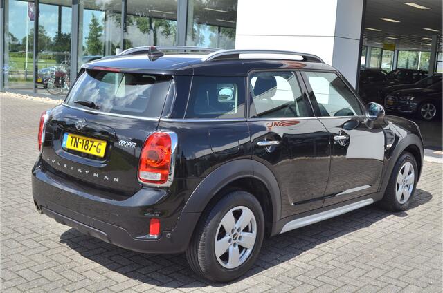 Mini COUNTRYMAN Mini 1.5 Cooper Business Edition Navi | Airco | Dakrails | Bluetooth | PDC | Metallic zwart