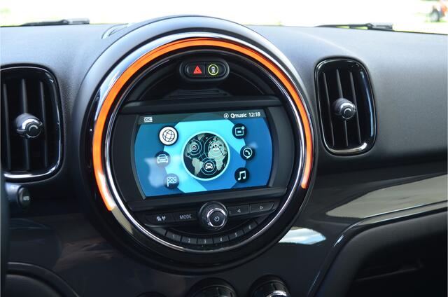 Mini COUNTRYMAN Mini 1.5 Cooper Business Edition Navi | Airco | Dakrails | Bluetooth | PDC | Metallic zwart