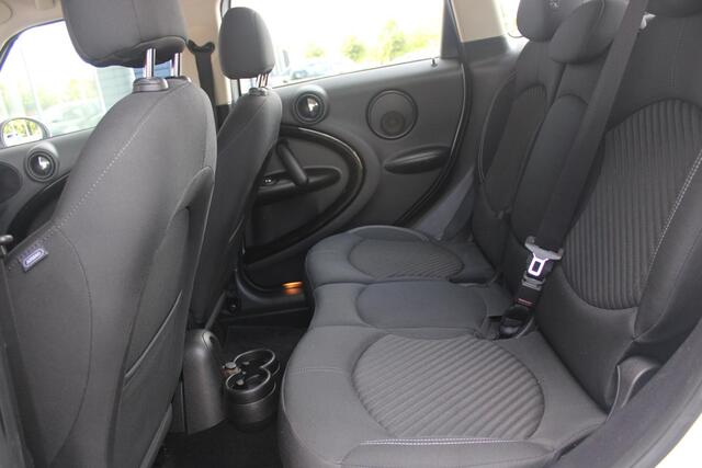 Mini COUNTRYMAN Mini 1.6 122PK COOPER PEPPER | NAVIGATIE | PARKEER SENSOREN ACHTER | CRUISE CONTROL | ALL SEASON BANDEN | LICHTMETALEN VELGEN 17" BLACK | CLIMATE CONTROL |