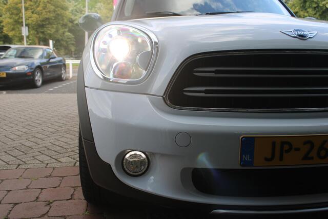 Mini COUNTRYMAN Mini 1.6 122PK COOPER PEPPER | NAVIGATIE | PARKEER SENSOREN ACHTER | CRUISE CONTROL | ALL SEASON BANDEN | LICHTMETALEN VELGEN 17" BLACK | CLIMATE CONTROL |