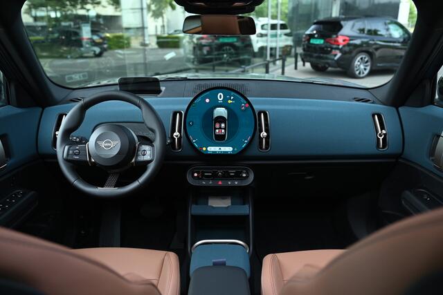 Mini COUNTRYMAN C Automaat / Favoured / Pakket M / 19" Kaleido Spoke