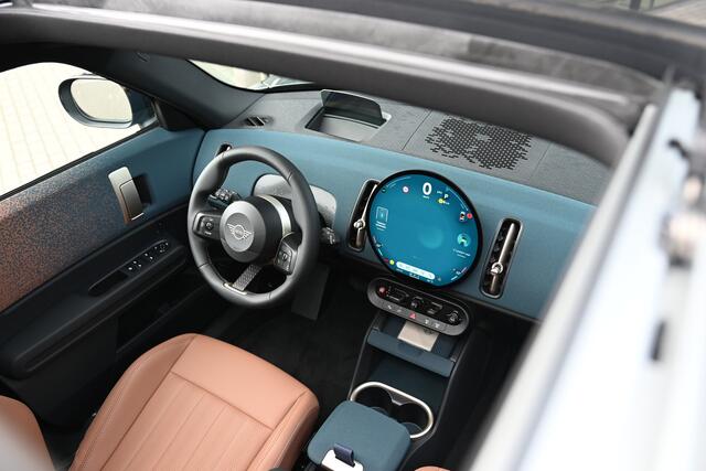 Mini COUNTRYMAN C Automaat / Favoured / Pakket M / 19" Kaleido Spoke