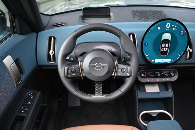Mini COUNTRYMAN C Automaat / Favoured / Pakket M / 19" Kaleido Spoke