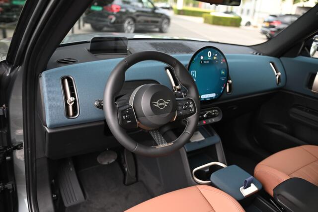 Mini COUNTRYMAN C Automaat / Favoured / Pakket M / 19" Kaleido Spoke