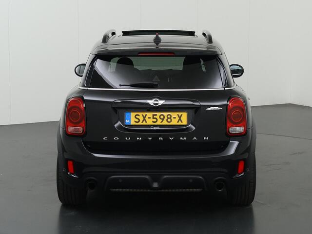 Mini COUNTRYMAN Mini 2.0 John Cooper Works ALL4 Chili | Panoramadak | Harman/Kardon Audio | Sportstoelen | Camera | Stoelverwarming | Navigatie | HUD |