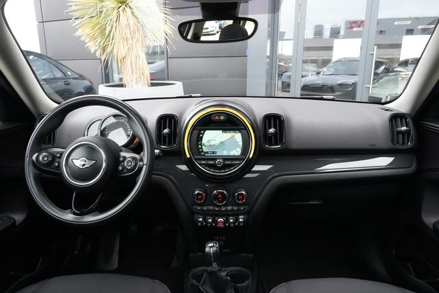 Mini COUNTRYMAN Mini 1.5 Cooper Salt 136pk Panoramadak/Navigatie/Stoeverwarming