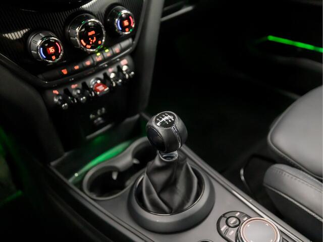 Mini COUNTRYMAN Mini 1.5 John Cooper Works (GROOT NAVI, DEALER ONDERHOUDEN, HEAD-UP DISPLAY, ADAPTIVE CRUISE, LEDER, CAMERA, SPORTSTOELEN, SFEERVERLICHTING, LED KOPLAMPEN, ZWART HEMEL, NIEUWSTAAT)