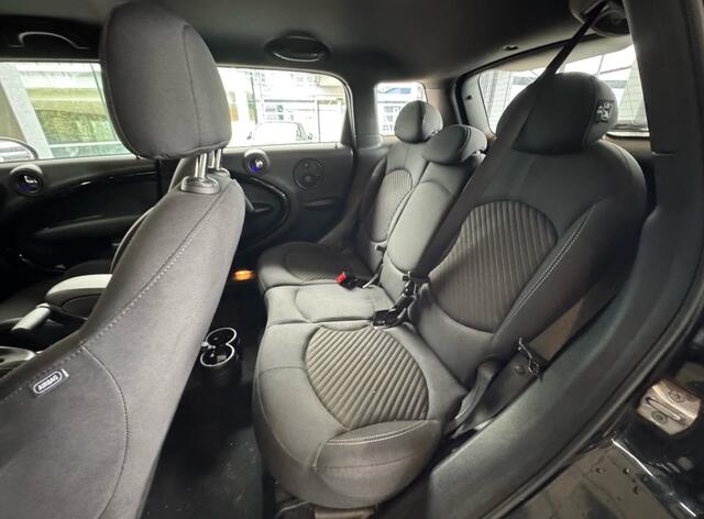 Mini COUNTRYMAN Mini 1.6 Cooper Pepper / Navigatie / Parkeerhulp achter / 17'' / Bluetooth / Cruise Control