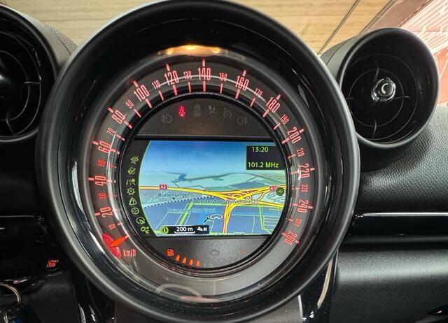 Mini COUNTRYMAN Mini 1.6 Cooper Pepper / Navigatie / Parkeerhulp achter / 17'' / Bluetooth / Cruise Control