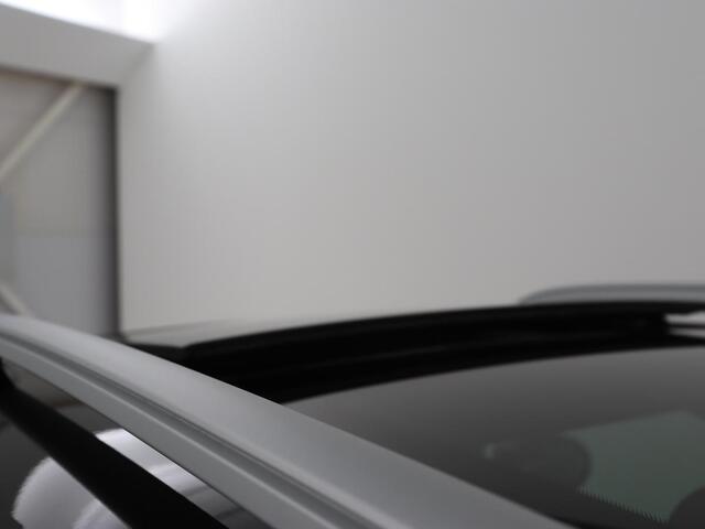 Mini COUNTRYMAN 2.0 Cooper S E ALL4 Chili | Panoramadak | Leder | Stoelverwarming | Harman/Kardon | Carplay | Full LED | Navigatie | Climate control | Parkeerhulp | PHEV